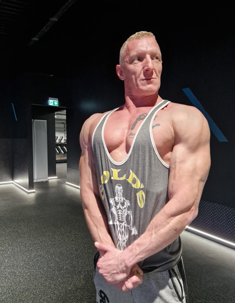 Dariusz — BeeStrong App founder, gym enthusiast and software developer